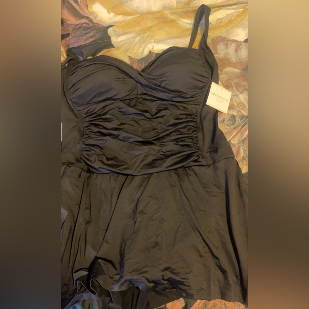 Nwt Liz Claiborne 16w tummy control swim dress